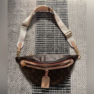 Crossbody bag with adjustable strap